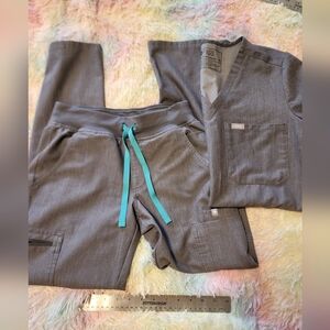 Figs scrub outfit yoga 3743 graphite gray xs set women
